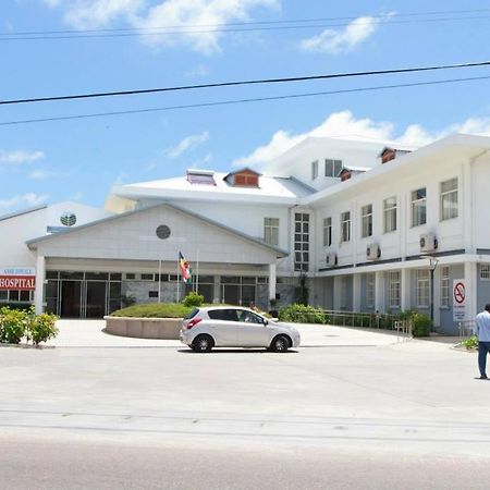 Le Comfort Anse Royale Exterior photo