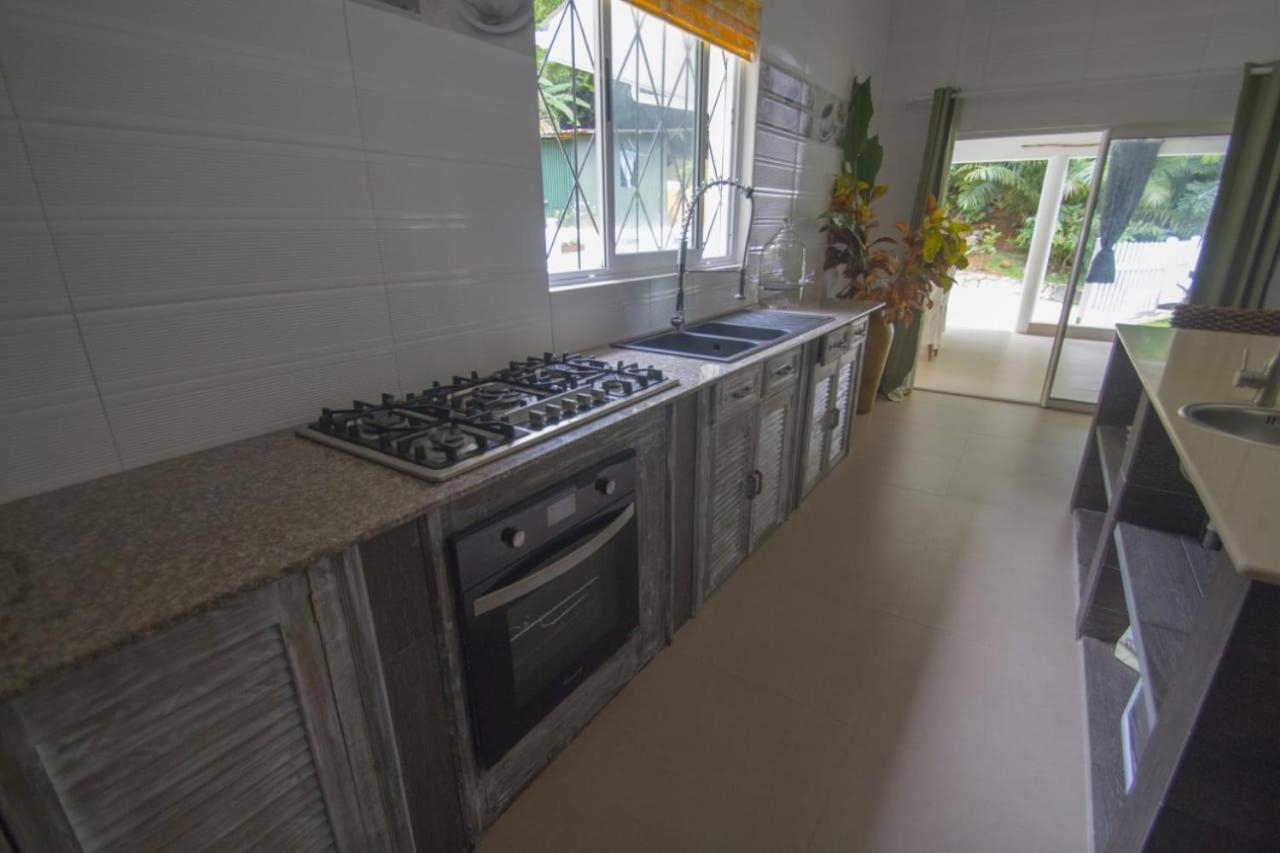 Le Comfort Anse Royale Exterior photo